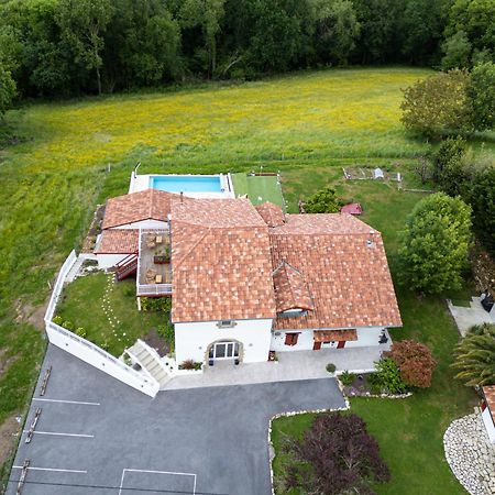 Bed & Breakfast Perbos 1556 La Bastide-Clairence Exterior foto