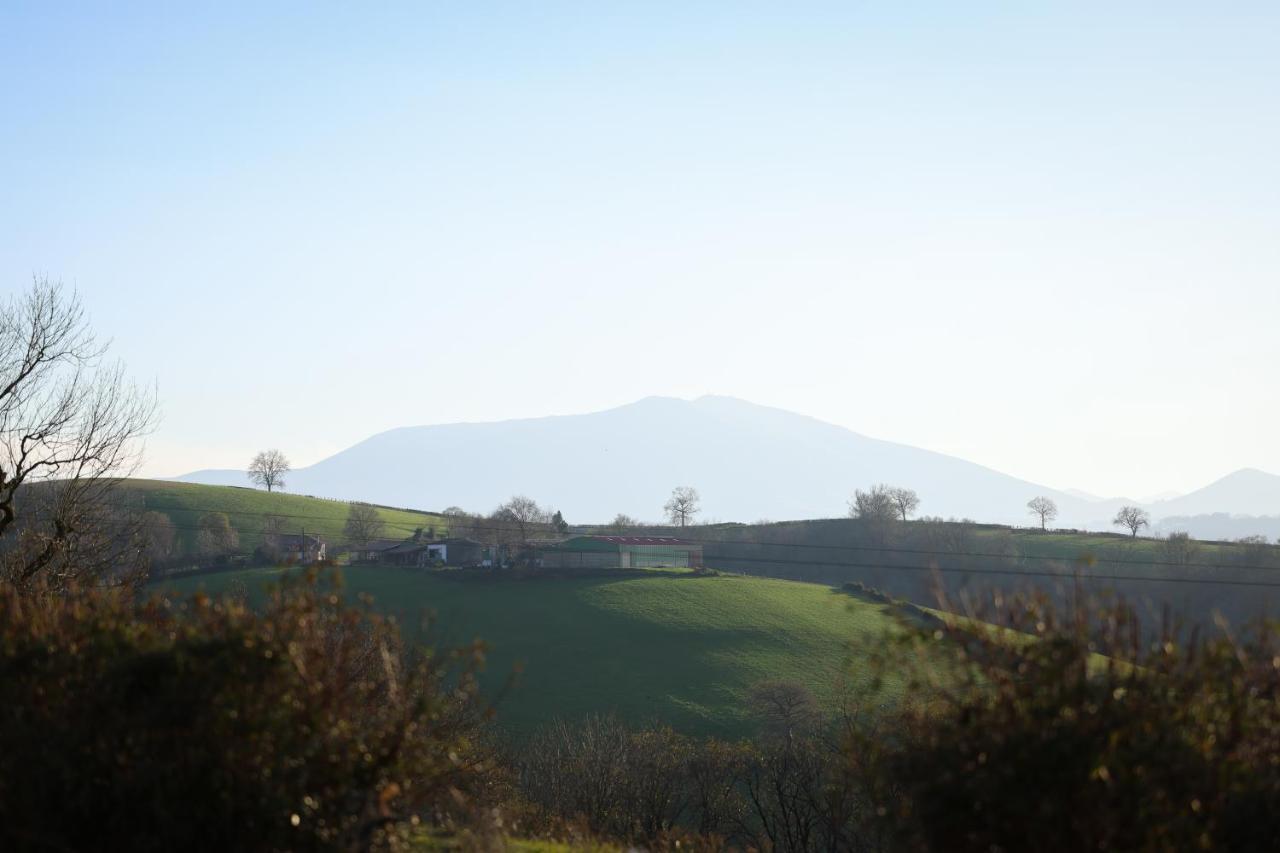 Bed & Breakfast Perbos 1556 La Bastide-Clairence Exterior foto